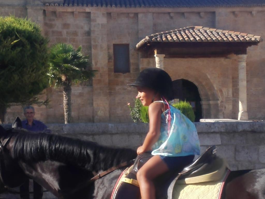 Cubillas de Santa Marta Camping Cubillas מראה חיצוני תמונה