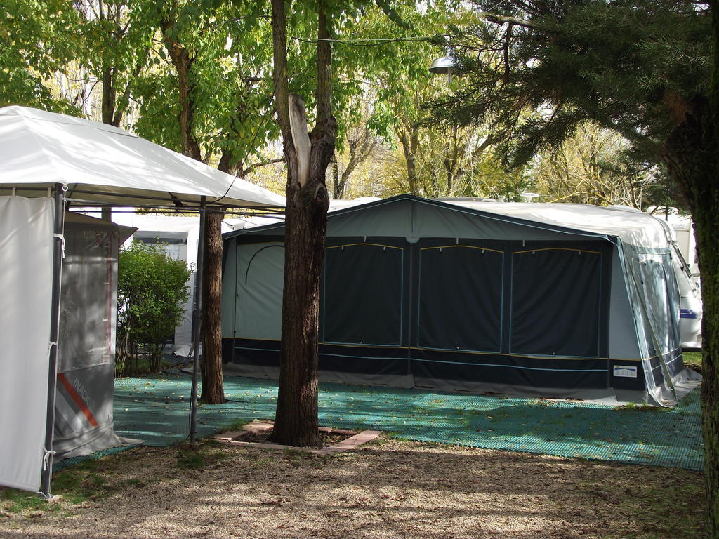 Cubillas de Santa Marta Camping Cubillas מראה חיצוני תמונה