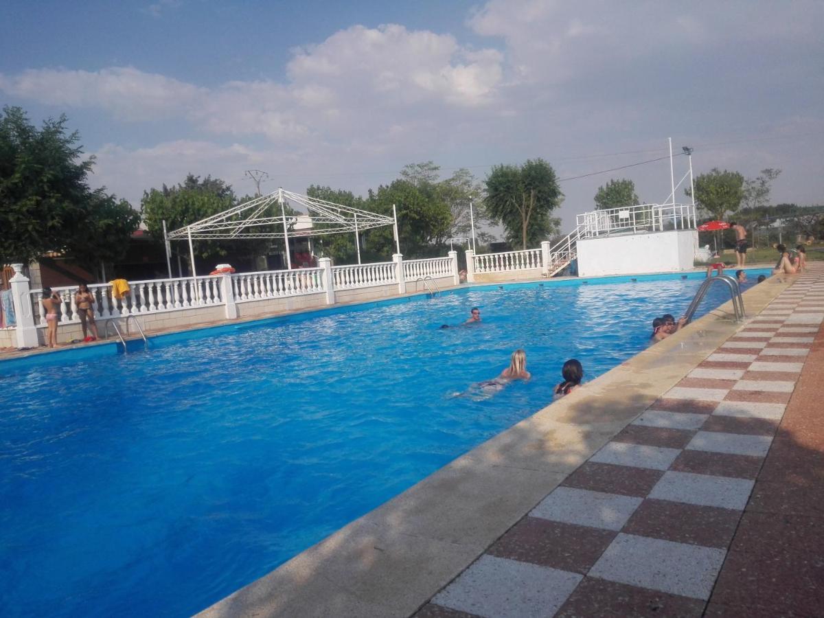 Cubillas de Santa Marta Camping Cubillas מראה חיצוני תמונה